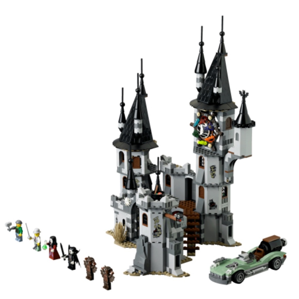 Retired and rare Lego 9468 Monster Fighters Vampyre Castle